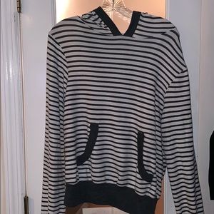 Wildfox Hooded Sweatshirt (style: Malibu hoodie)